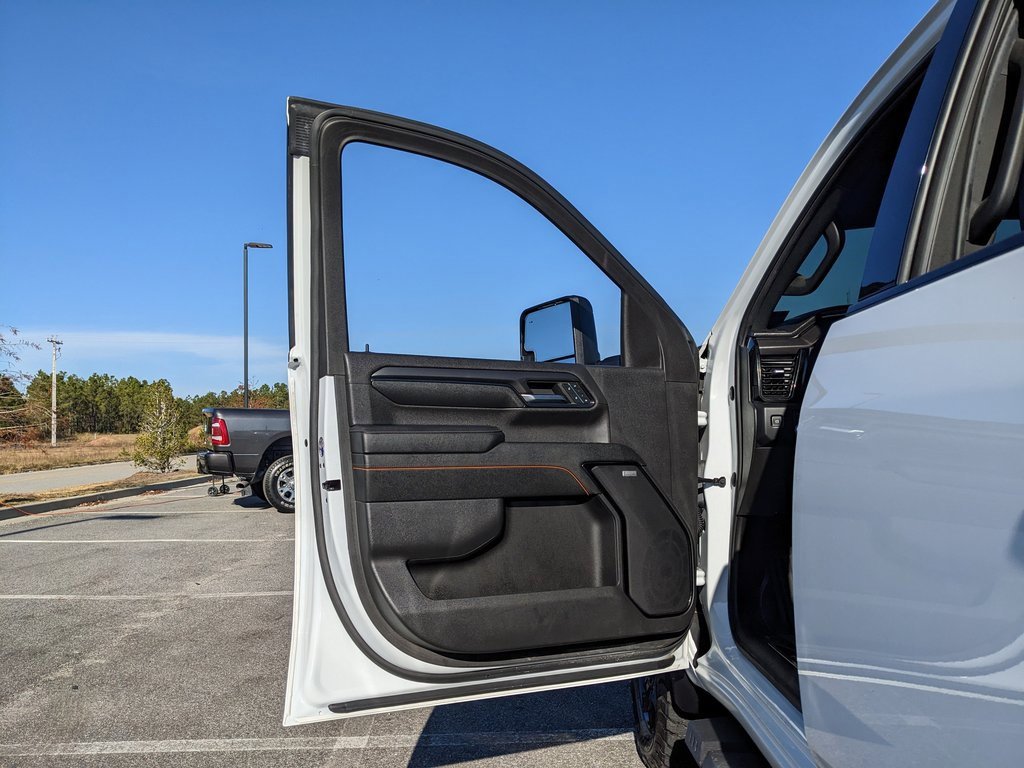 Used 2024 GMC Sierra 2500 AT4 image 55