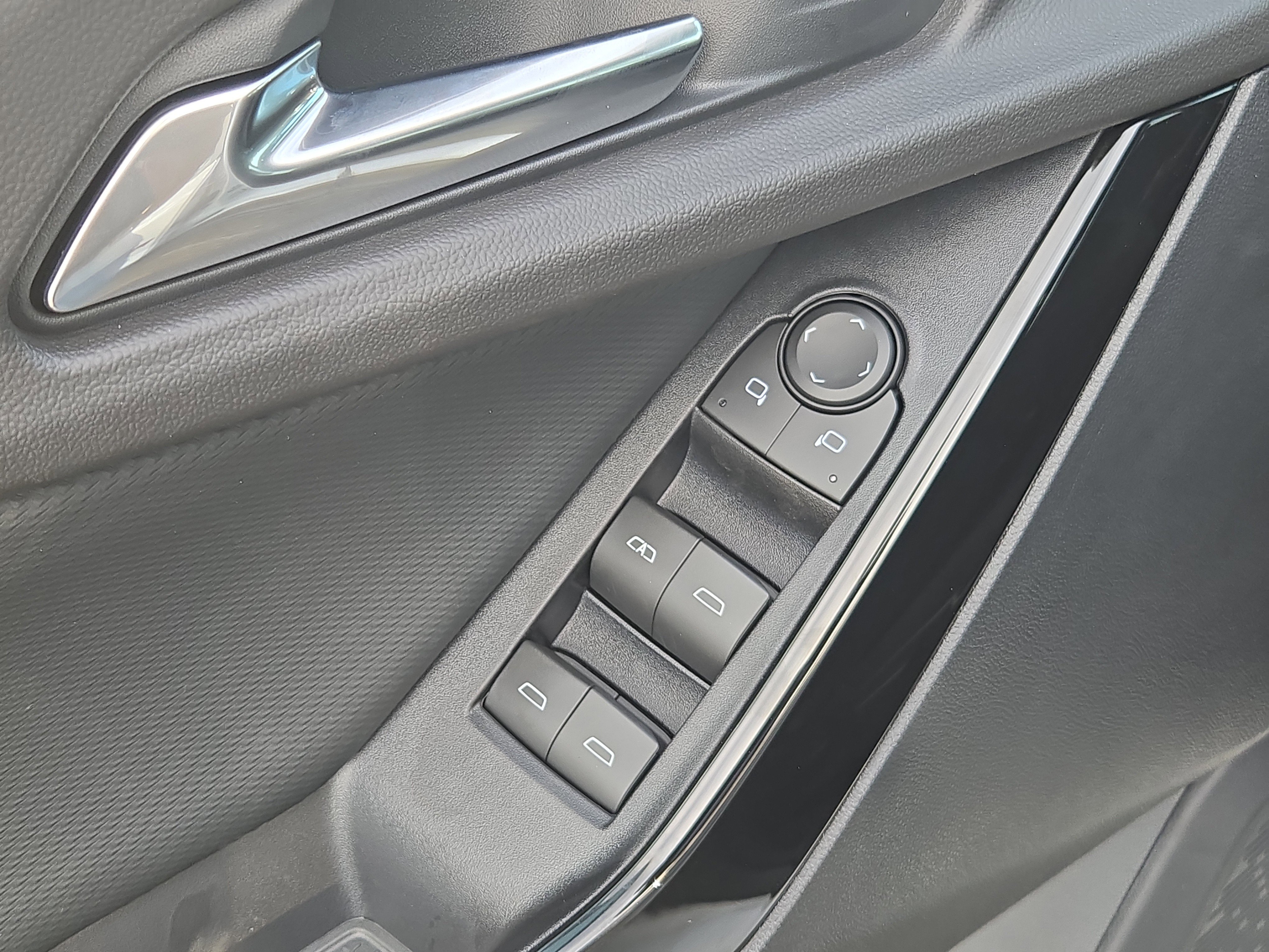 New 2026 Chevrolet Equinox LT w/ Convenience Package II FWD image 19