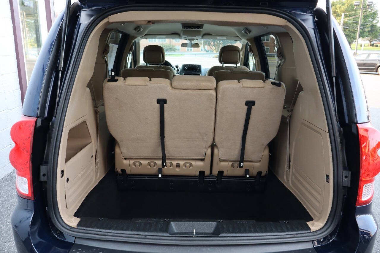 Used 2016 Dodge Grand Caravan SE w/ Quick Order Package 29E SE FWD image 4