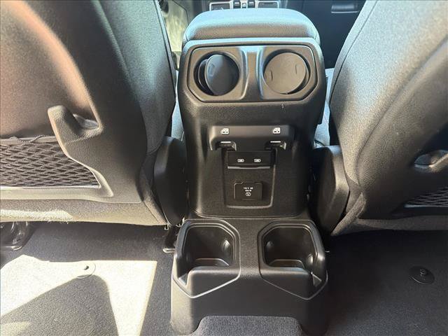 Used 2026 Jeep Wrangler Unlimited Rubicon AWD/4WD image 24