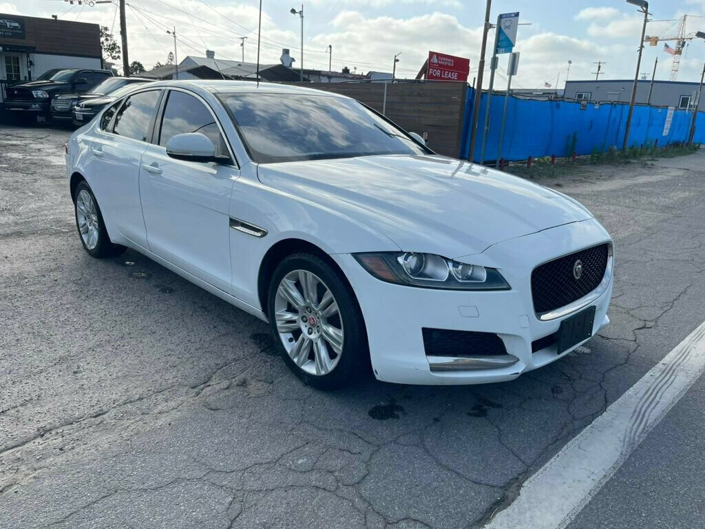 Used 2017 Jaguar XF RWD image 7