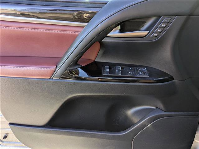 Used 2017 Lexus LX 570 4WD image 8