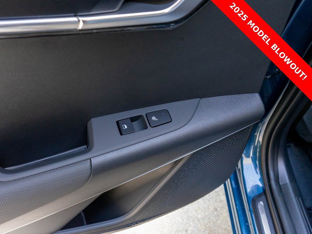 New 2025 Kia Niro SX Touring image 15