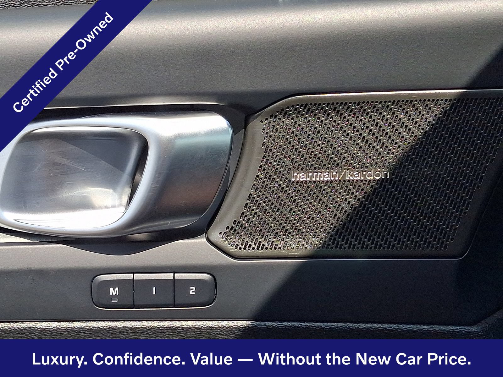 Certified 2025 Volvo XC40 B5 Ultra AWD/4WD image 24