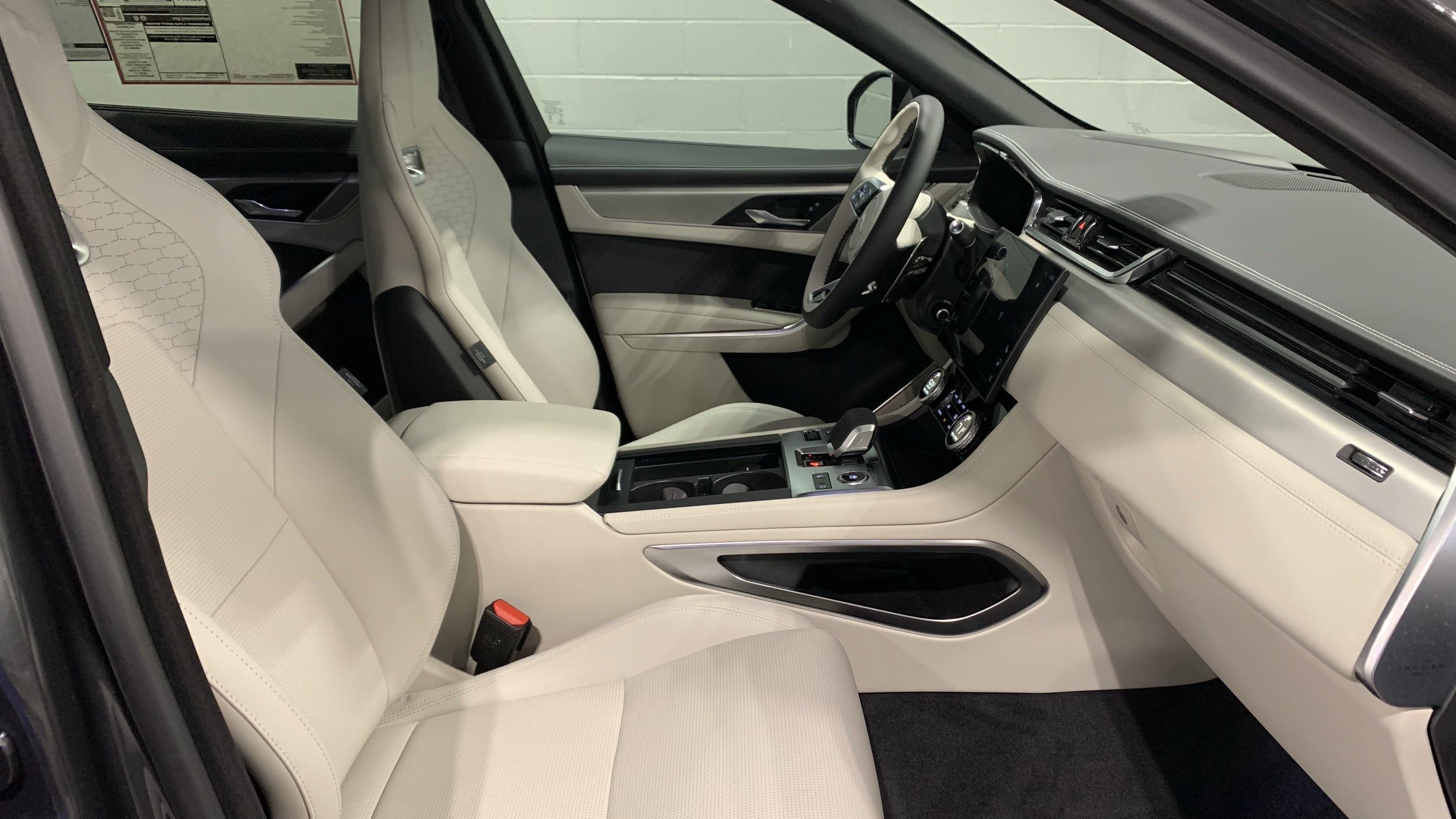 New 2026 Jaguar F-PACE R-Dynamic S image 14