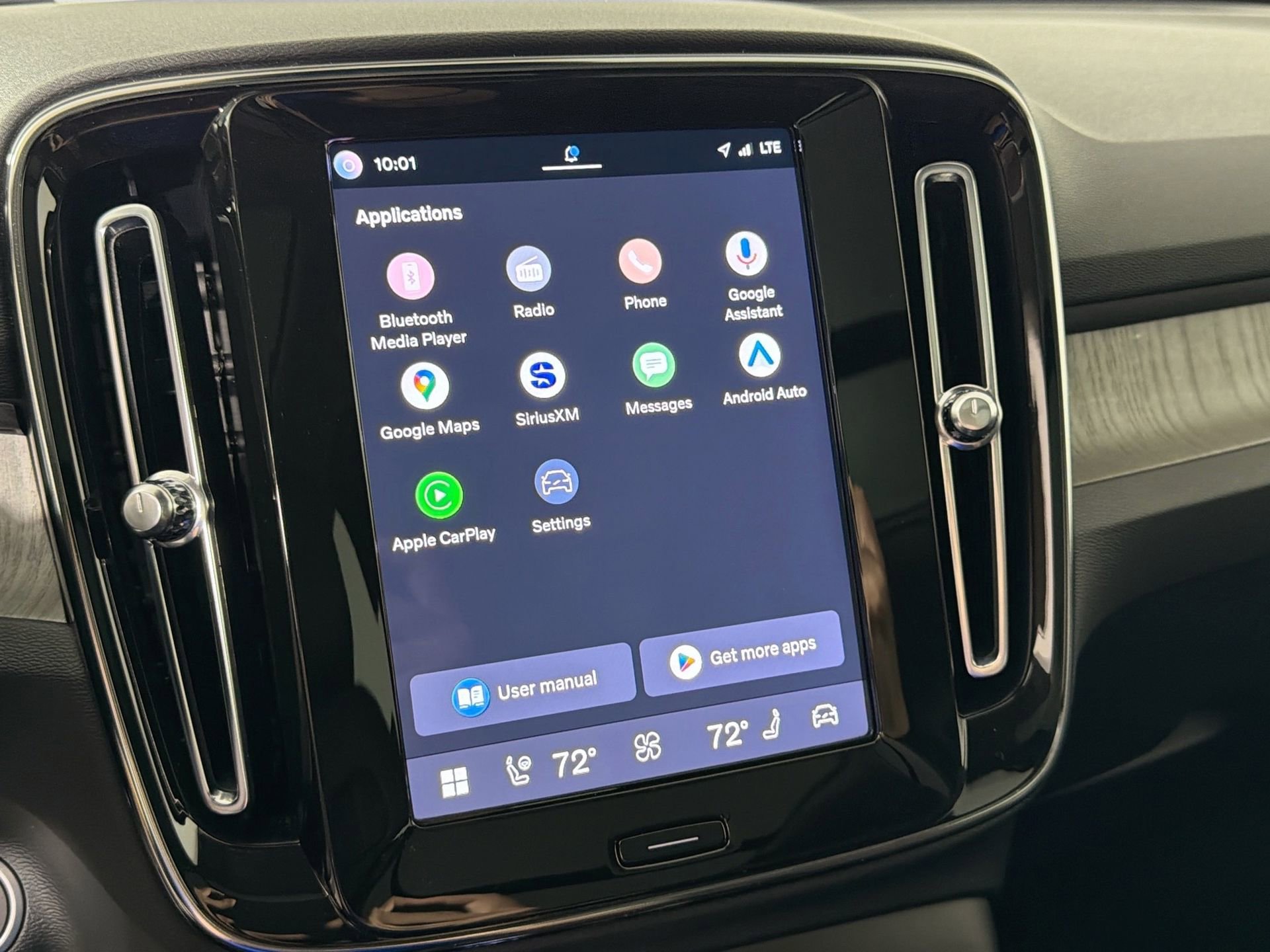 Certified 2023 Volvo XC40 B4 Plus w/ Driver Assist Package image 15