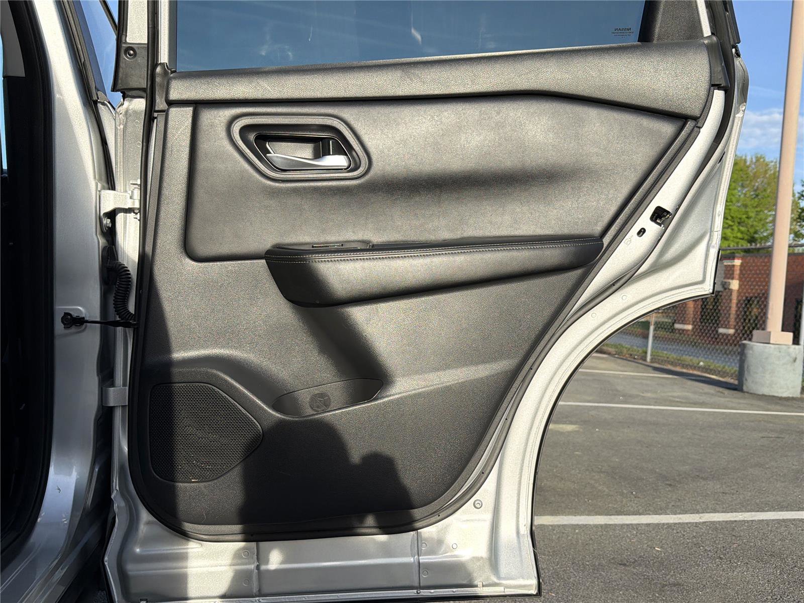 Used 2025 Nissan Rogue SV image 14