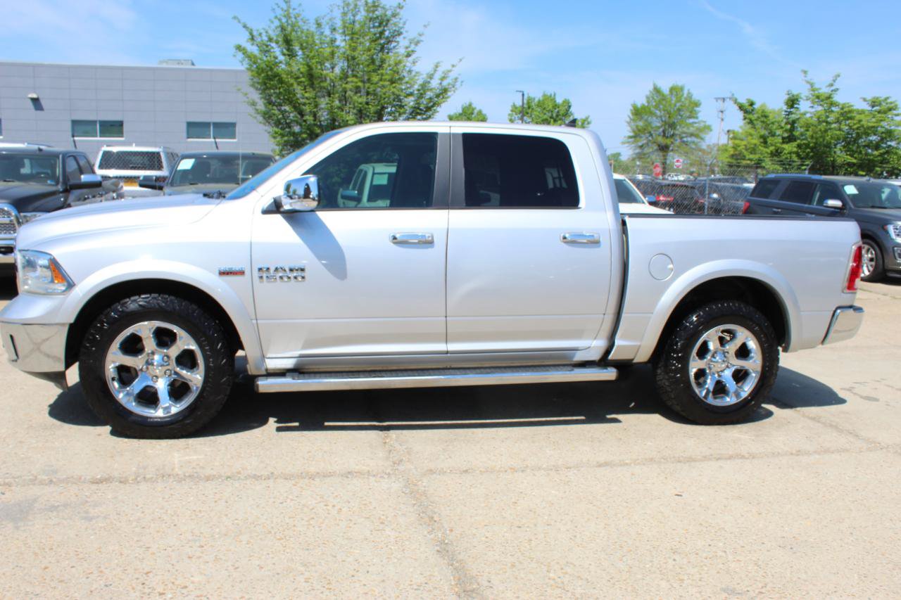 Used 2016 RAM 1500 Laramie w/ Convenience Group AWD/4WD image 2