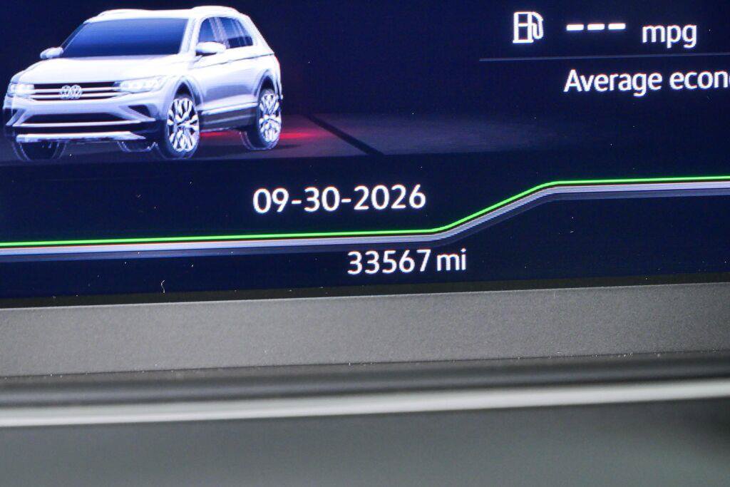 Used 2024 Volkswagen Tiguan SEL R-Line AWD/4WD image 12