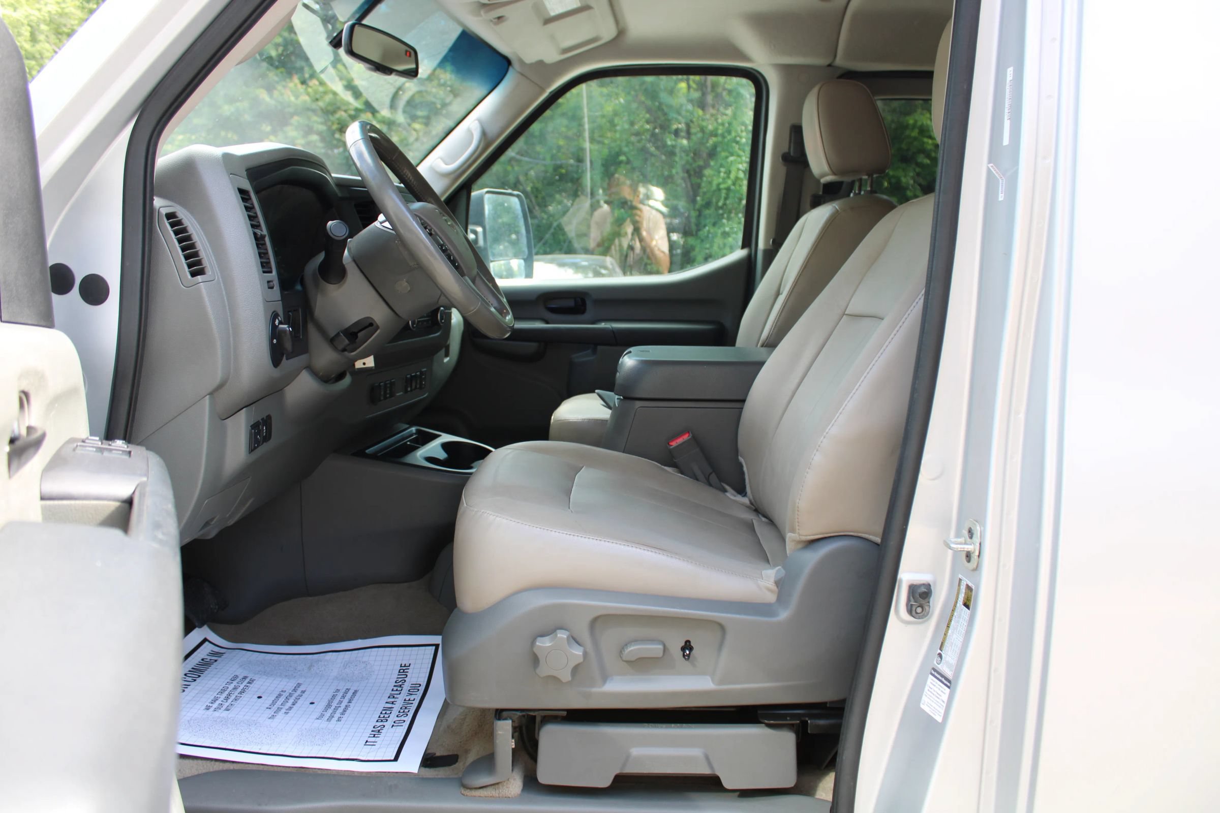 Used 2020 Nissan NV 3500 SL RWD image 16