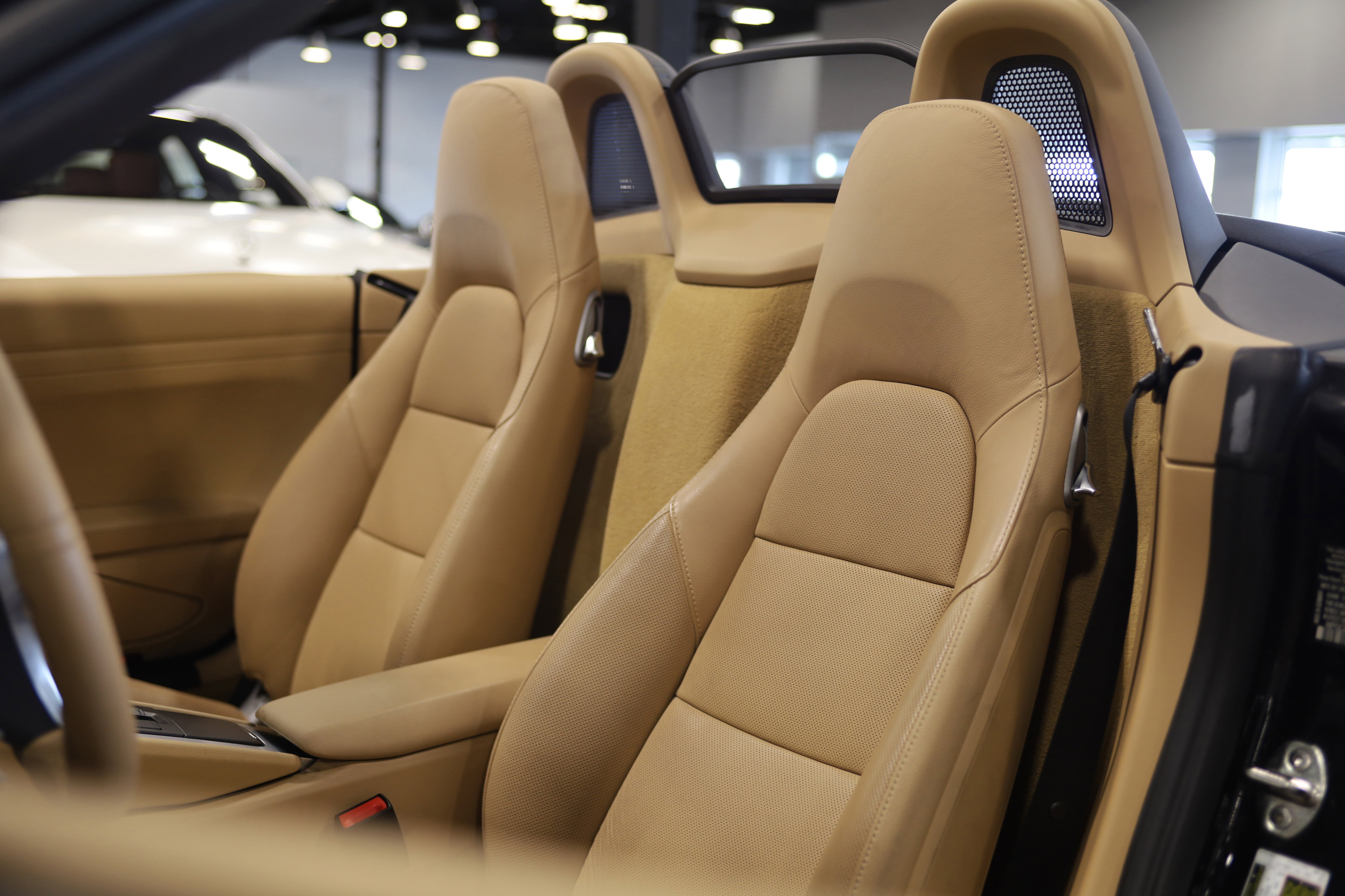 Used 2015 Porsche Boxster S image 17