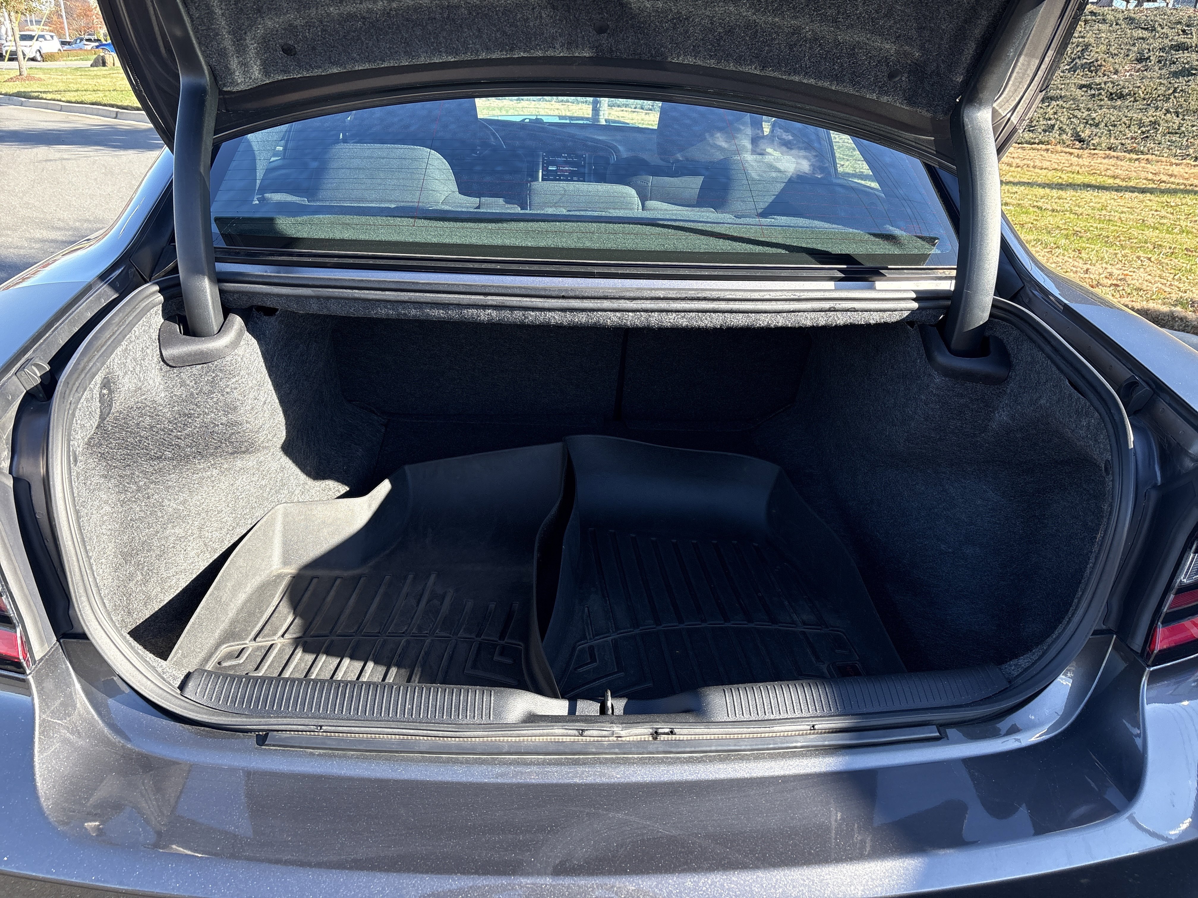 Used 2020 Dodge Charger R/T w/ Blacktop Package image 34