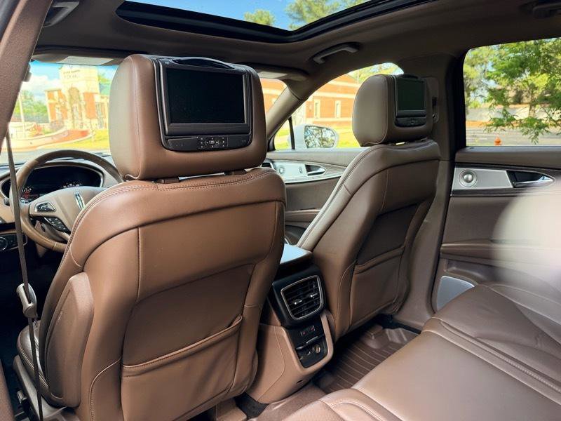Used 2016 Lincoln MKX Reserve w/ Luxury Package FWD image 18