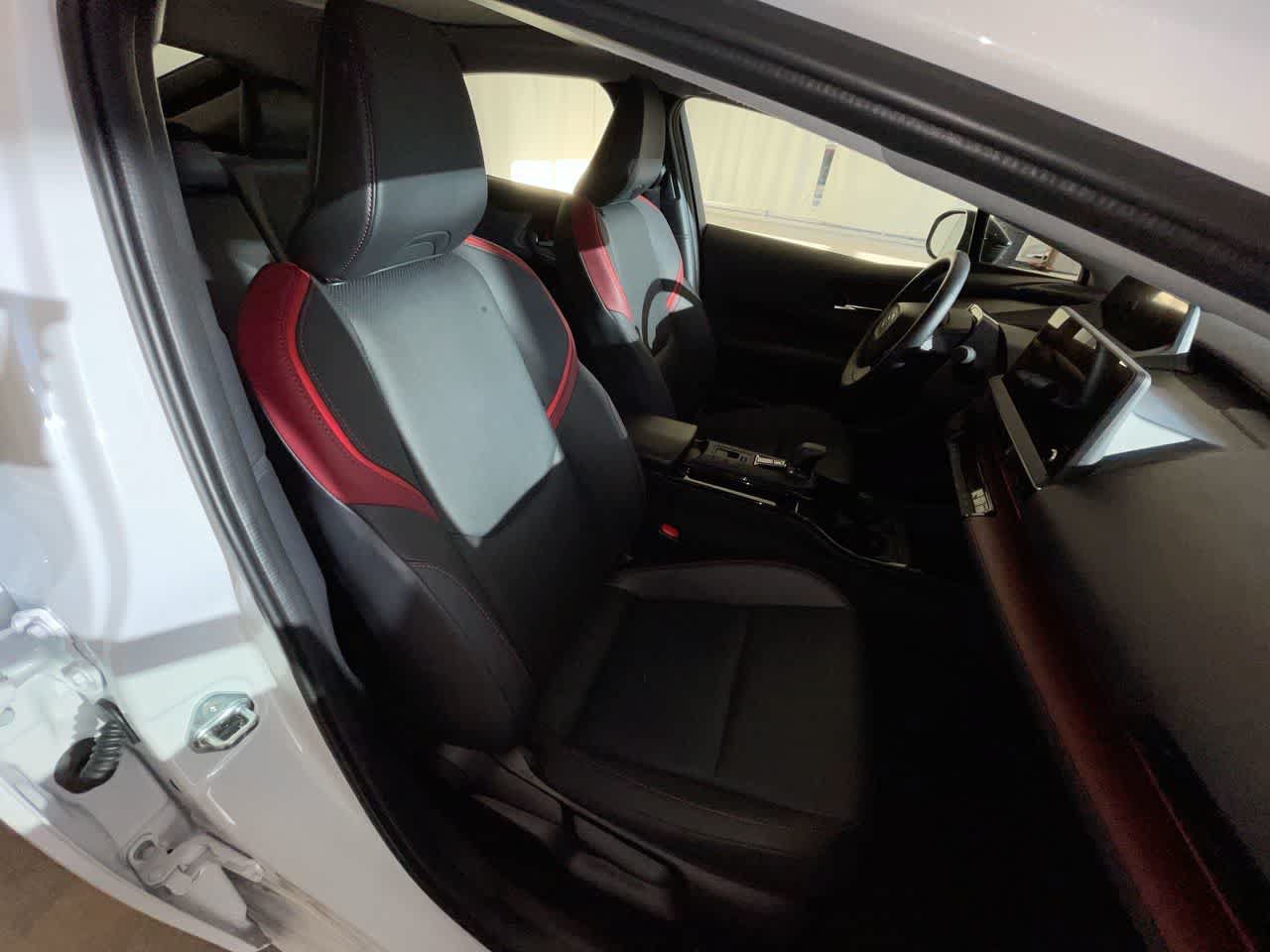 Used 2026 Toyota Prius Plug-In Hybrid FWD image 25
