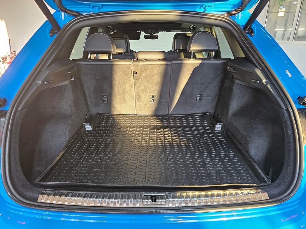 Used 2019 Audi Q3 2.0T Prestige w/ Prestige Package image 26