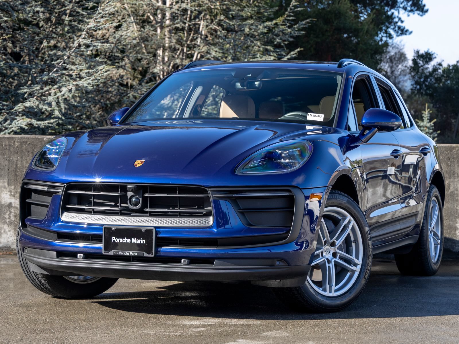 Certified 2026 Porsche Macan AWD/4WD image 1