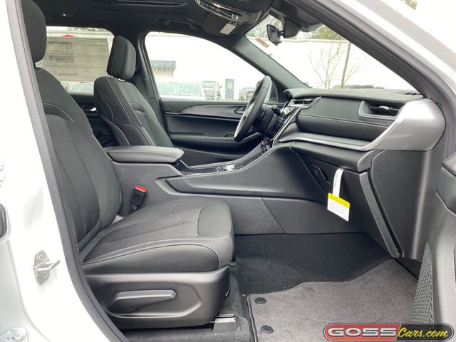 New 2025 Jeep Grand Cherokee Laredo X w/ Luxury Tech Group I image 6