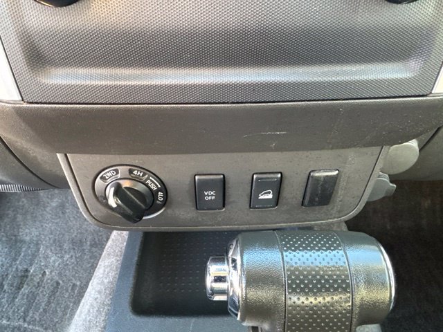 Used 2011 Nissan Frontier SV AWD/4WD image 17