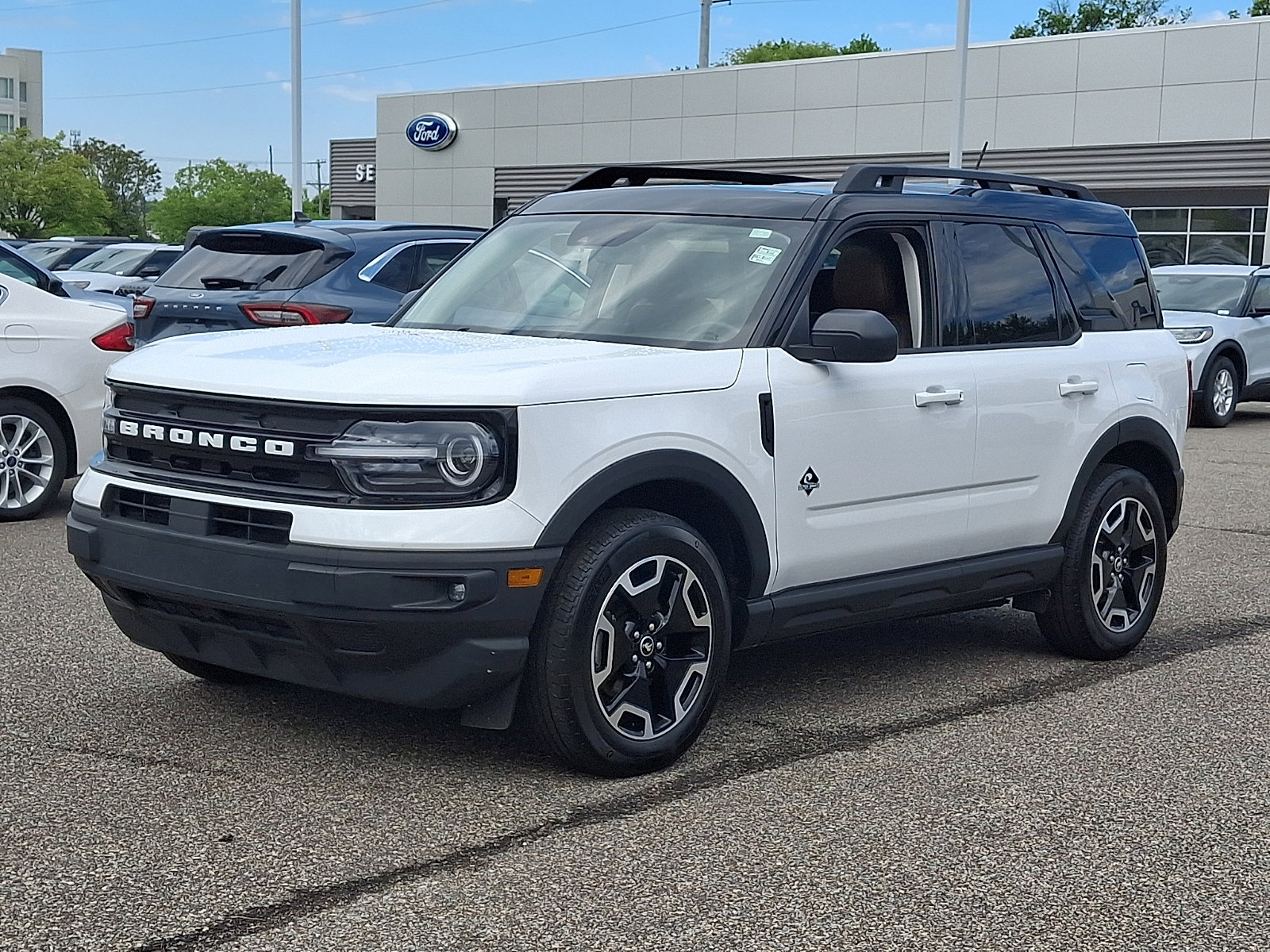 Certified 2022 Ford Bronco Sport Outer Banks w/ Tech Package AWD/4WD image 5