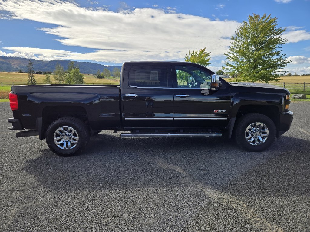 Used 2018 Chevrolet Silverado 3500 LTZ image 4