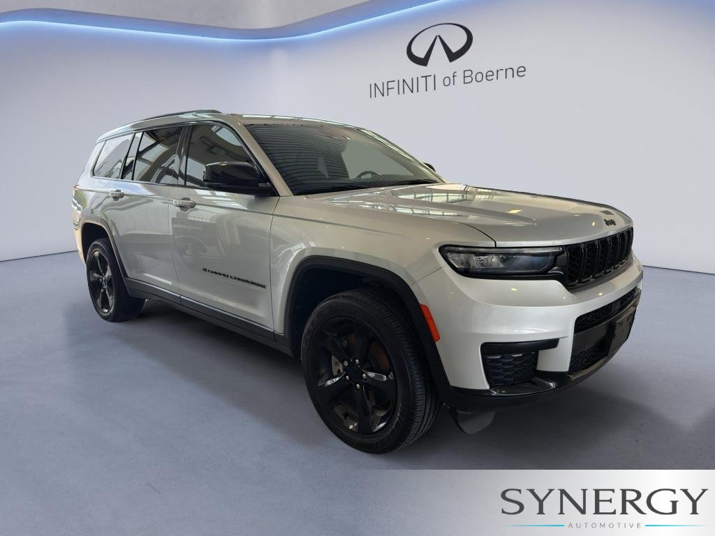 Used 2025 Jeep Grand Cherokee L Laredo AWD/4WD image 3