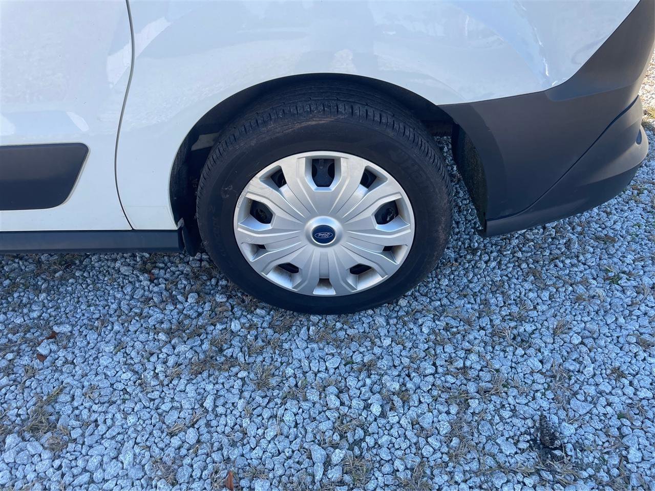 Used 2020 Ford Transit Connect XL image 33