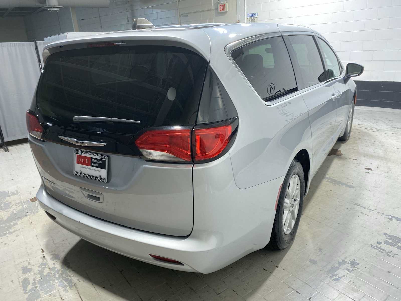 Used 2023 Chrysler Voyager LX FWD image 26
