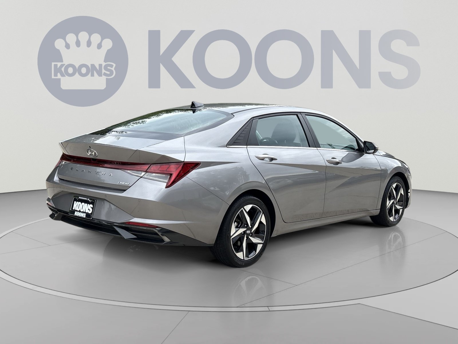 Used 2023 Hyundai Elantra Limited w/ Cargo Package FWD image 7