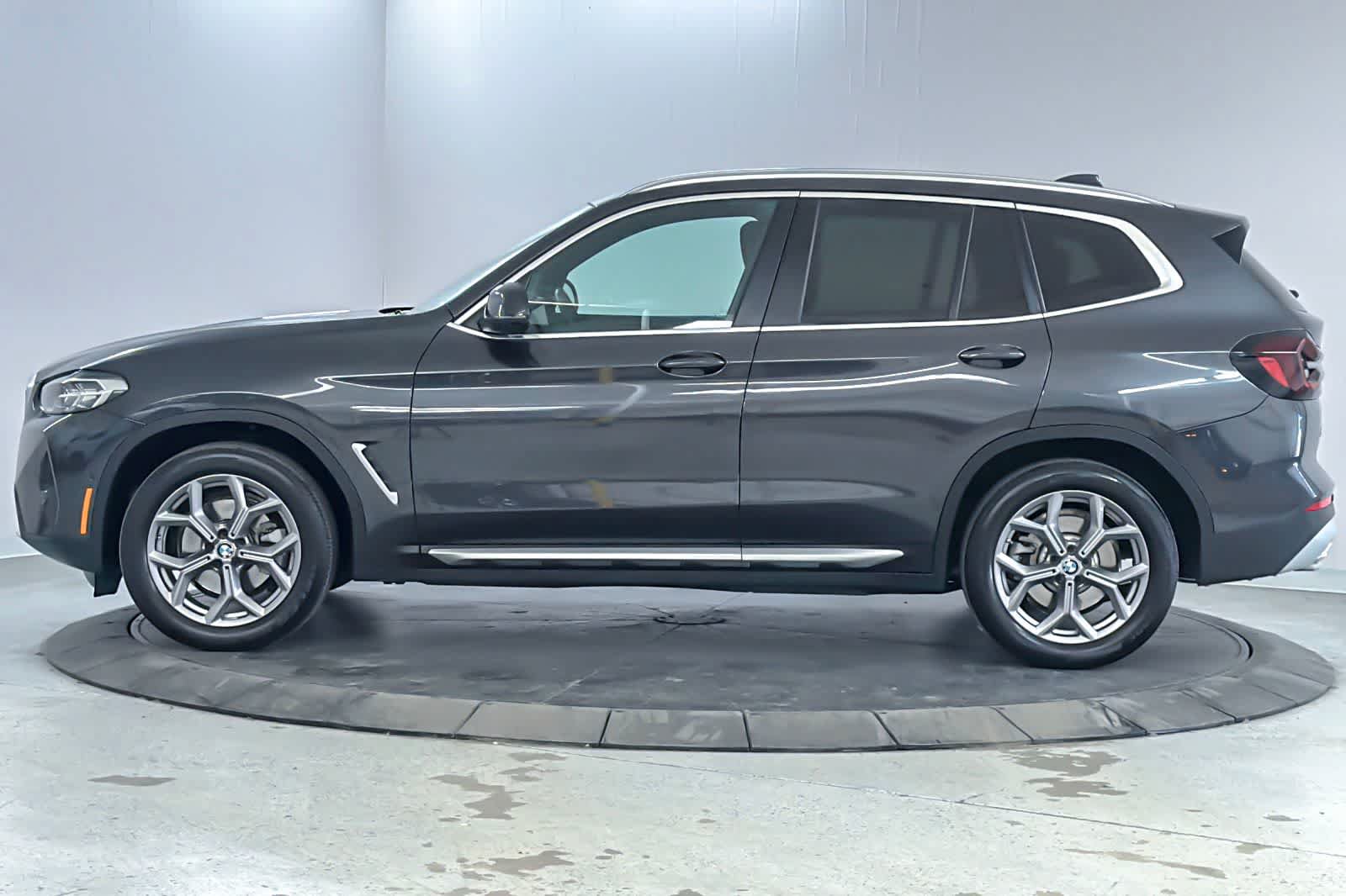 Used 2023 BMW X3 xDrive30i w/ Premium Package AWD/4WD image 5