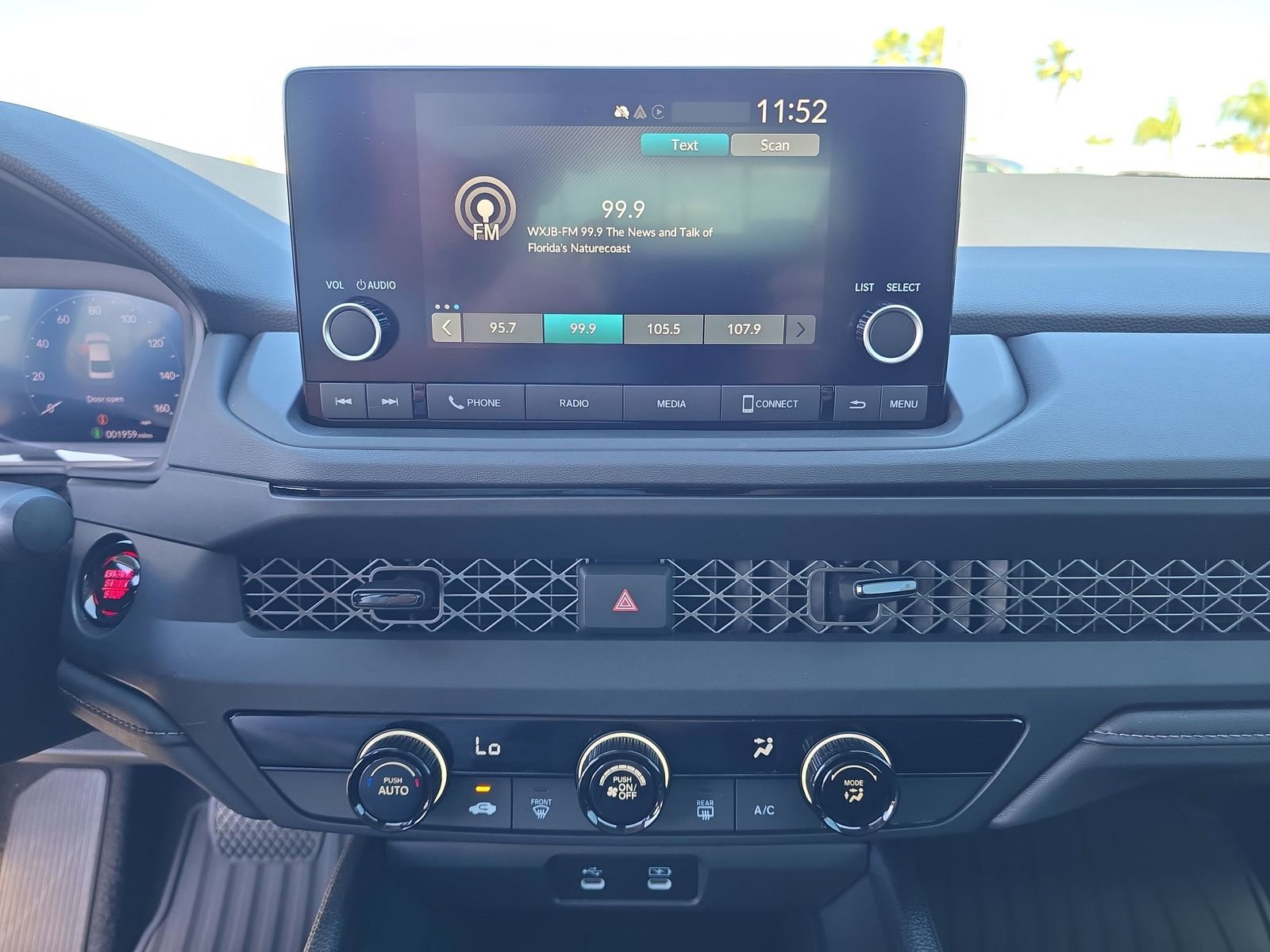 Certified 2025 Honda Accord LX image 17