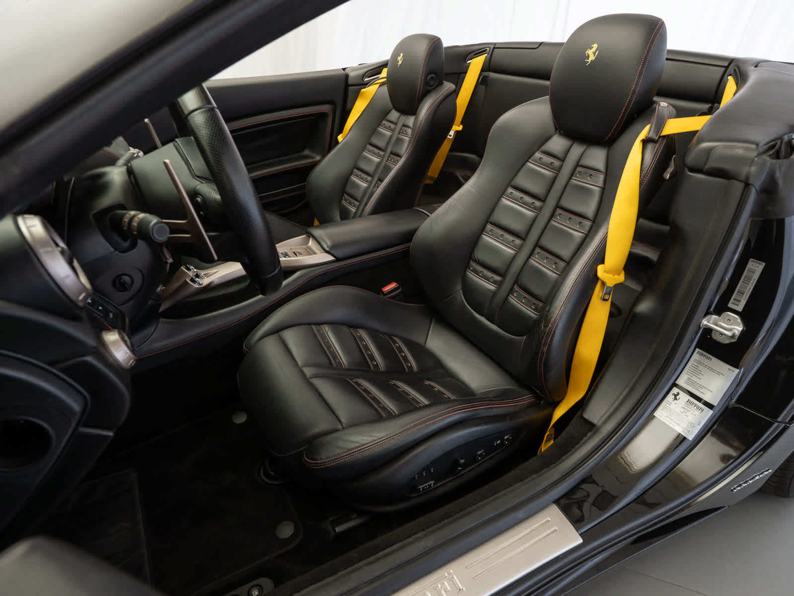 Used 2014 Ferrari California RWD image 15