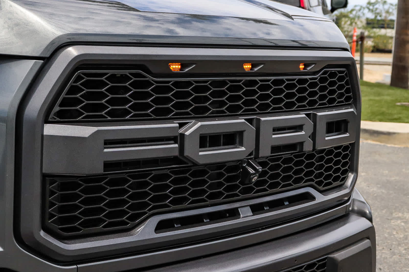 Used 2019 Ford F150 Raptor w/ Equipment Group 802A Luxury AWD/4WD image 6