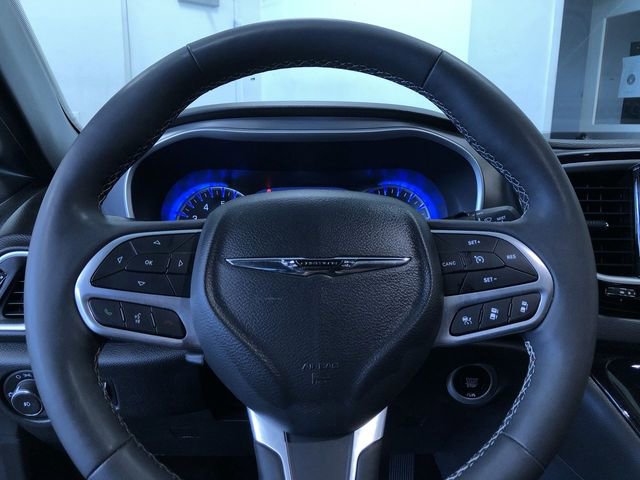 Used 2025 Chrysler Pacifica Select FWD image 24