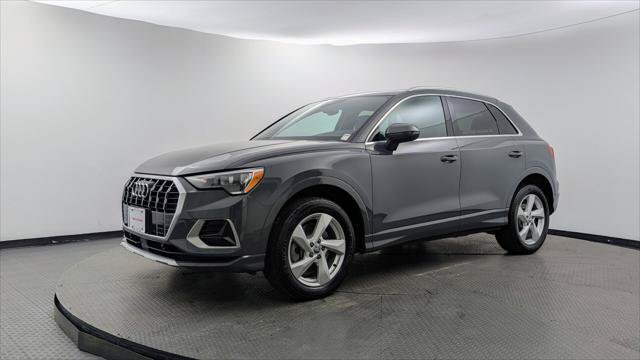 Used 2020 Audi Q3 2.0T Premium w/ Convenience Package AWD/4WD image 2