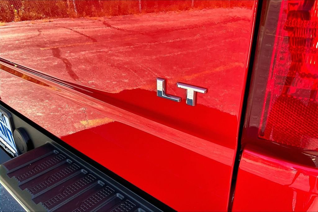 Used 2024 Chevrolet Silverado 1500 LT AWD/4WD image 28
