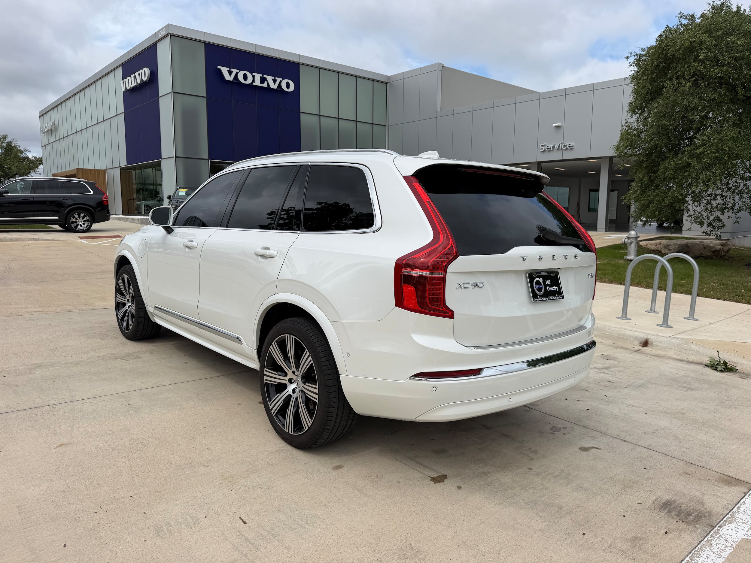 Certified 2025 Volvo XC90 T8 Ultra w/ Protection Package Premier AWD/4WD image 4