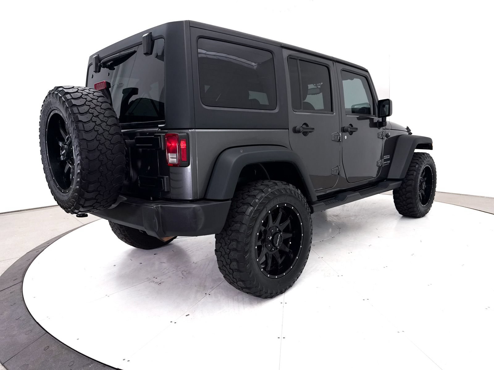 Used 2018 Jeep Wrangler Unlimited Sport S AWD/4WD image 12