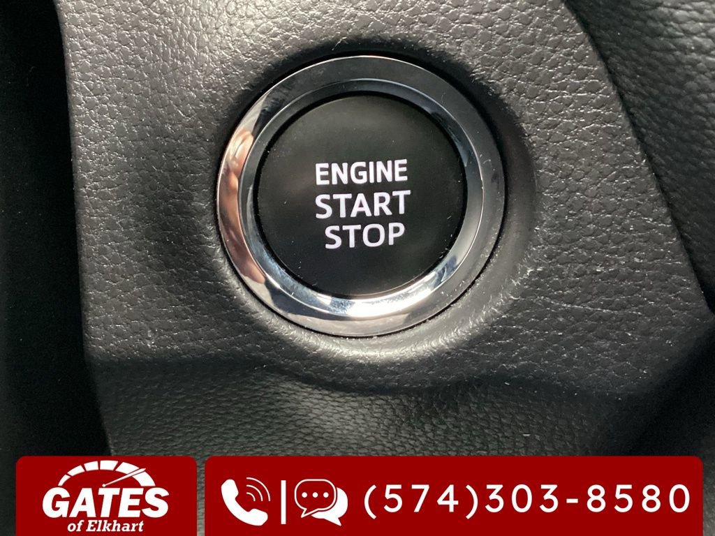 Used 2025 Toyota RAV4 XLE AWD/4WD image 22