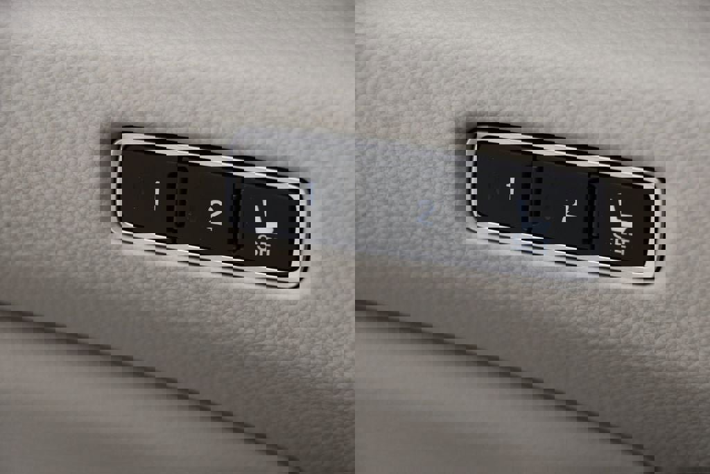 Used 2018 Honda Accord Touring image 32