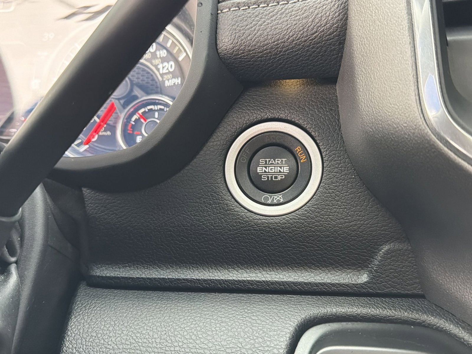 Certified 2020 RAM 2500 Laramie image 24