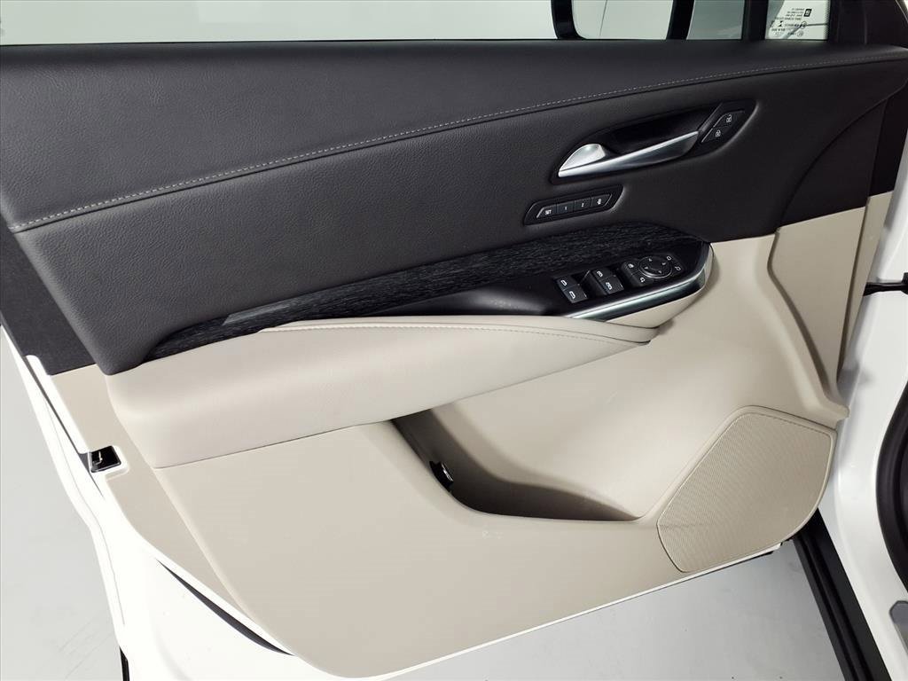 Certified 2023 Cadillac XT4 Premium Luxury w/ Enhanced Visibility Package image 17