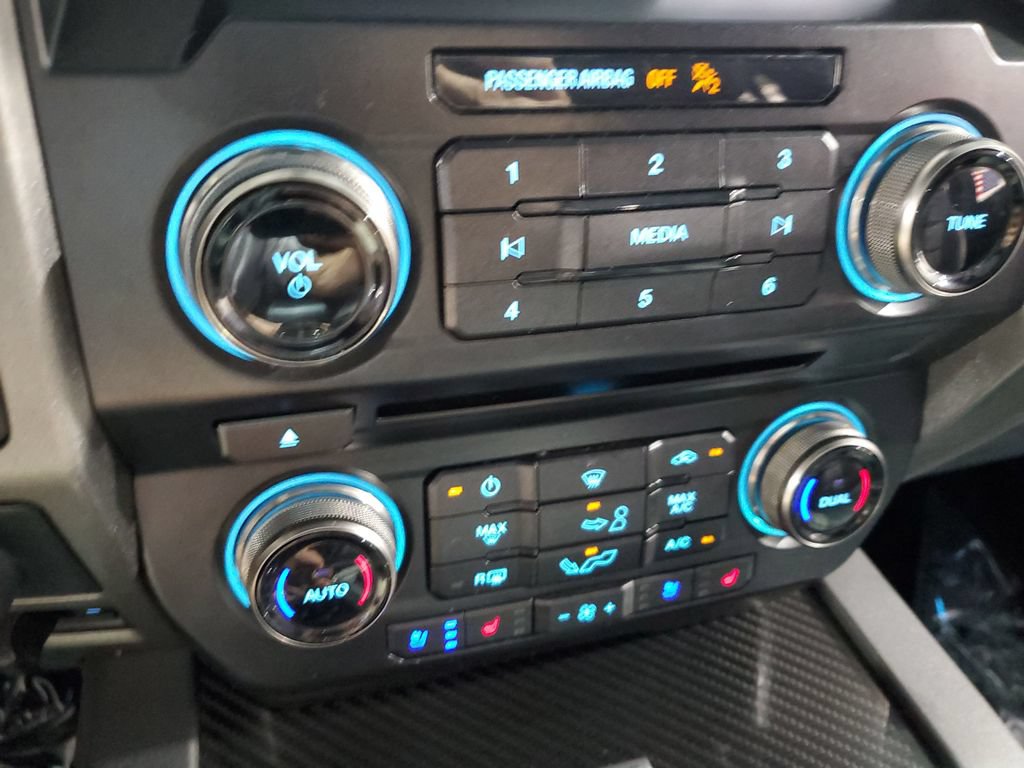 Used 2018 Ford F150 Raptor w/ Equipment Group 802A Luxury AWD/4WD image 31