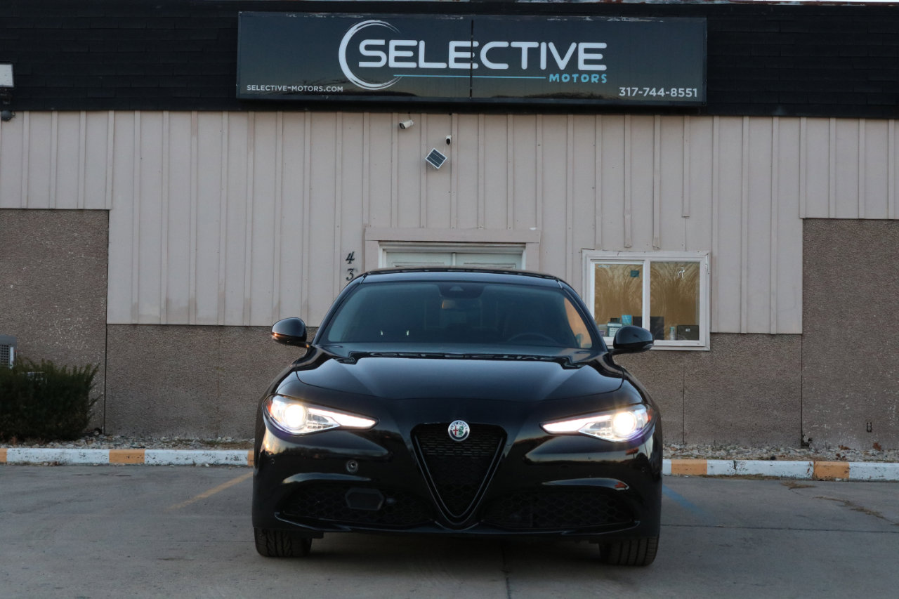 Used 2021 Alfa Romeo Giulia Ti w/ Nero Edizione image 2