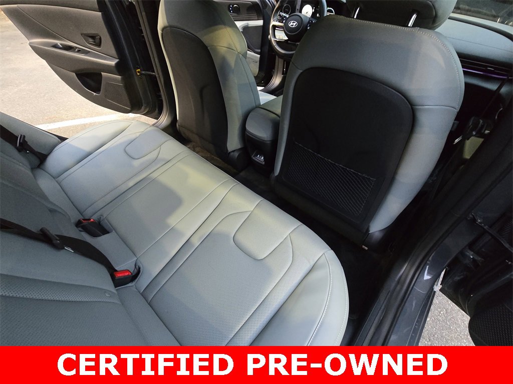 Used 2025 Hyundai Elantra Limited image 12