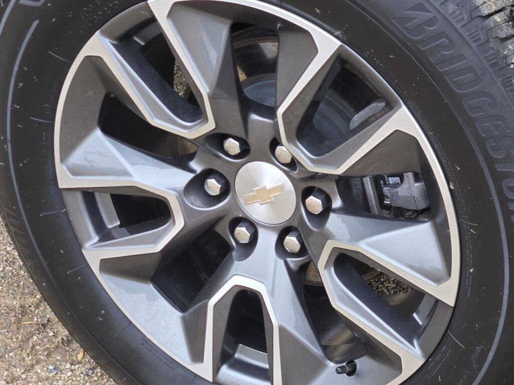 Used 2024 Chevrolet Silverado 1500 LT image 14