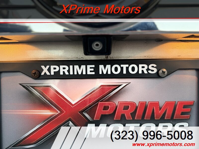 Used 2011 Cadillac Escalade Luxury AWD/4WD image 11