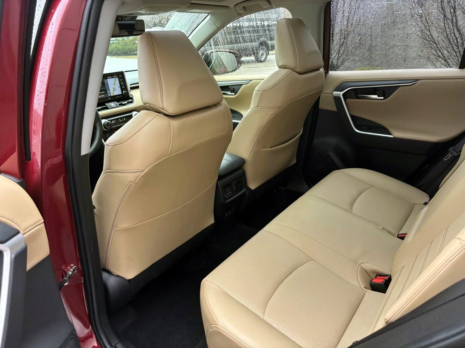 Used 2019 Toyota RAV4 Limited w/ Advanced Technology Package image 28