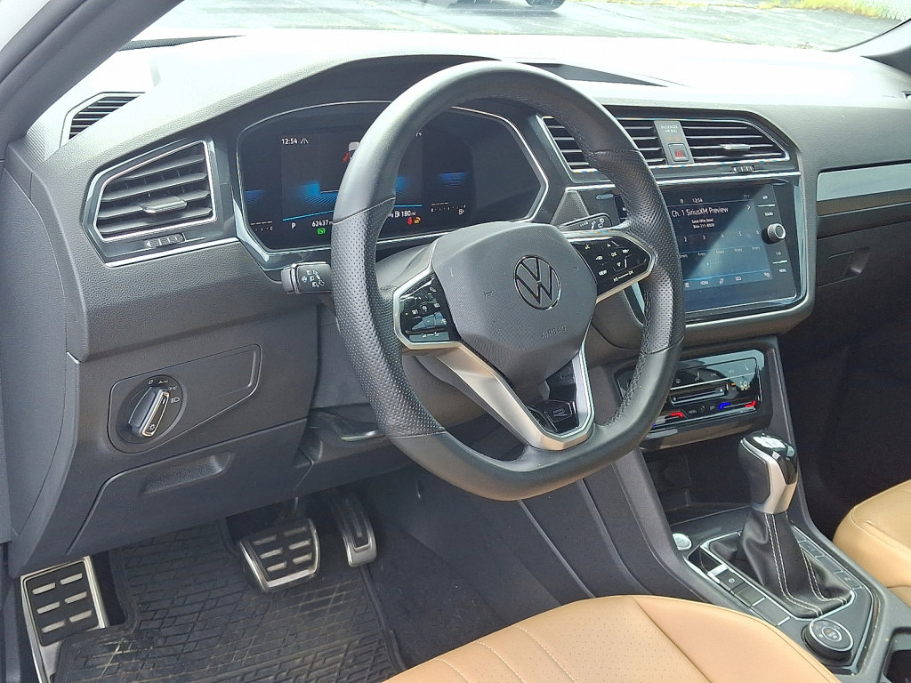 Used 2022 Volkswagen Tiguan SE R-Line image 25