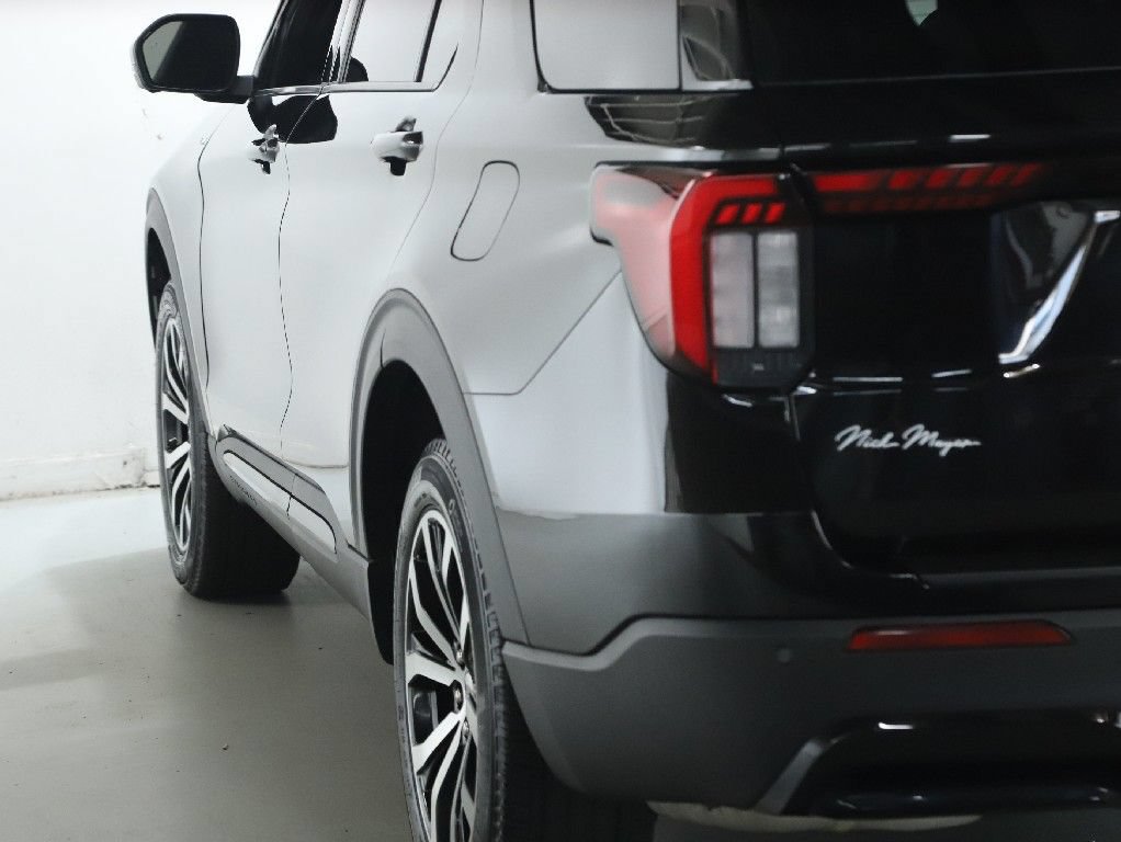 Used 2025 Ford Explorer ST-Line AWD/4WD image 44