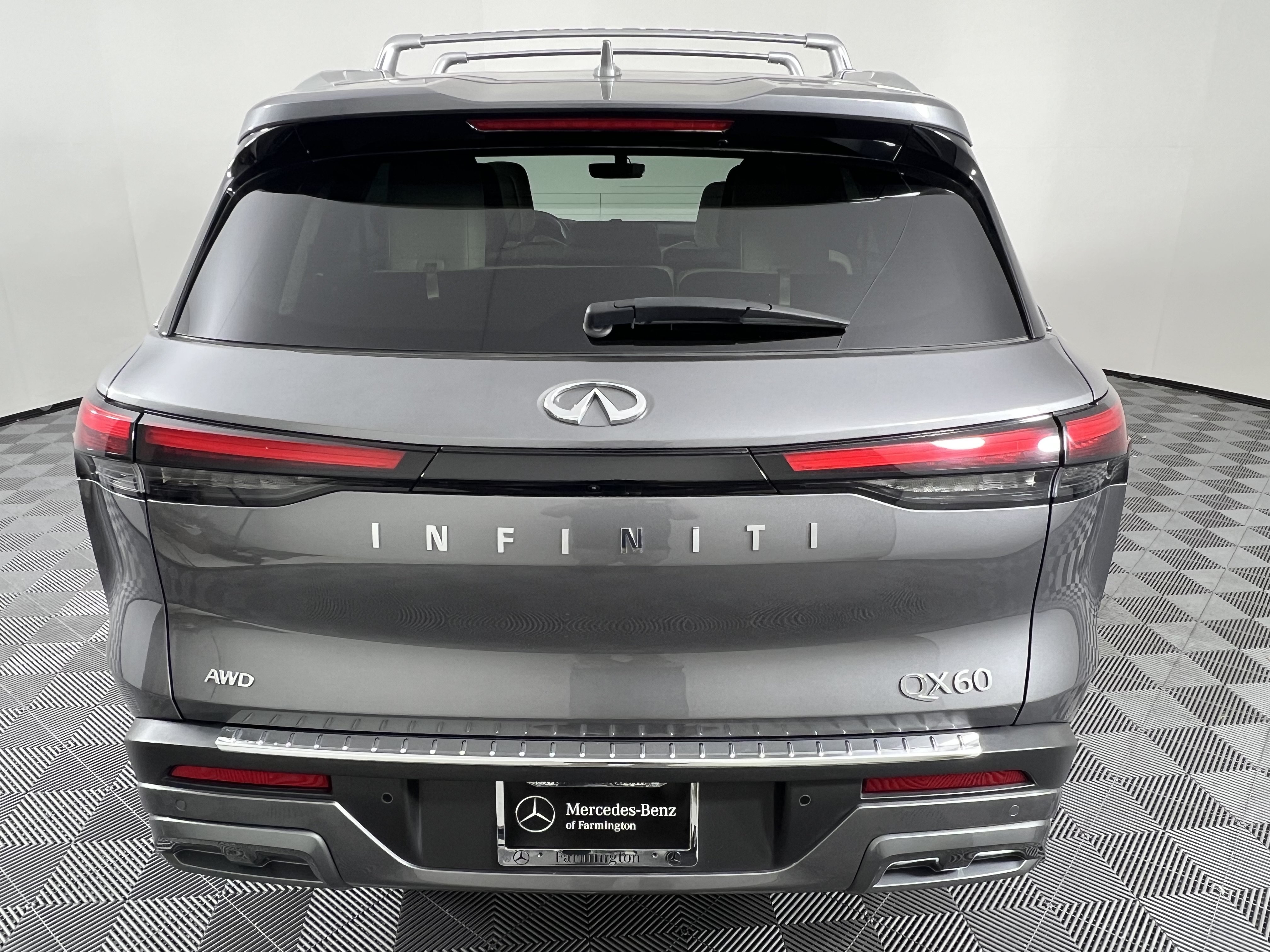 Used 2023 INFINITI QX60 Sensory w/ Cargo Package AWD/4WD image 11